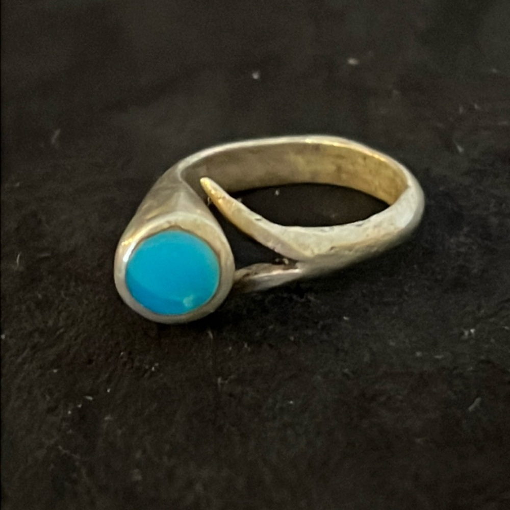 Vintage unmarked Sterling Silver & Turquoise ring southwestern